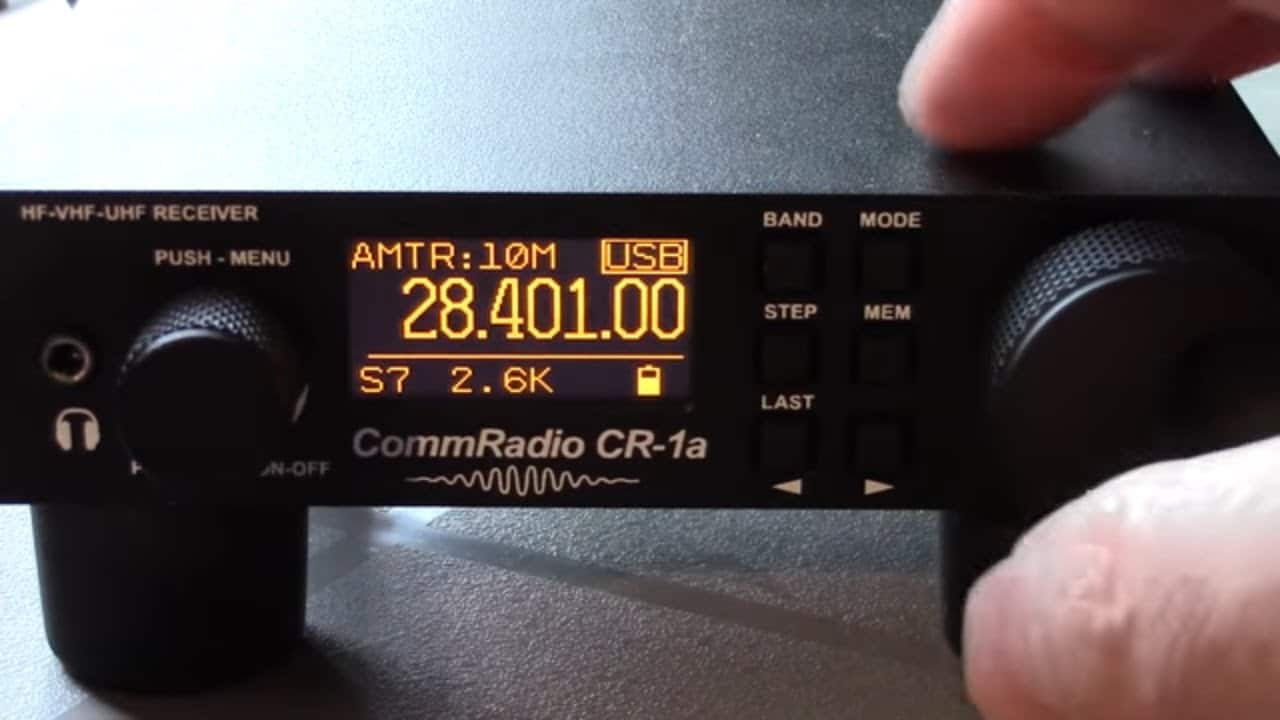 A look inside the Commradio CR-1a